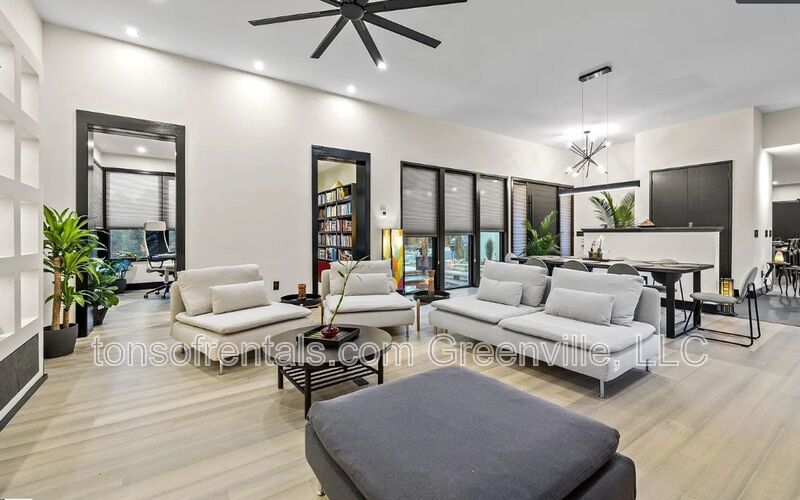 Executive home in Taylors property image