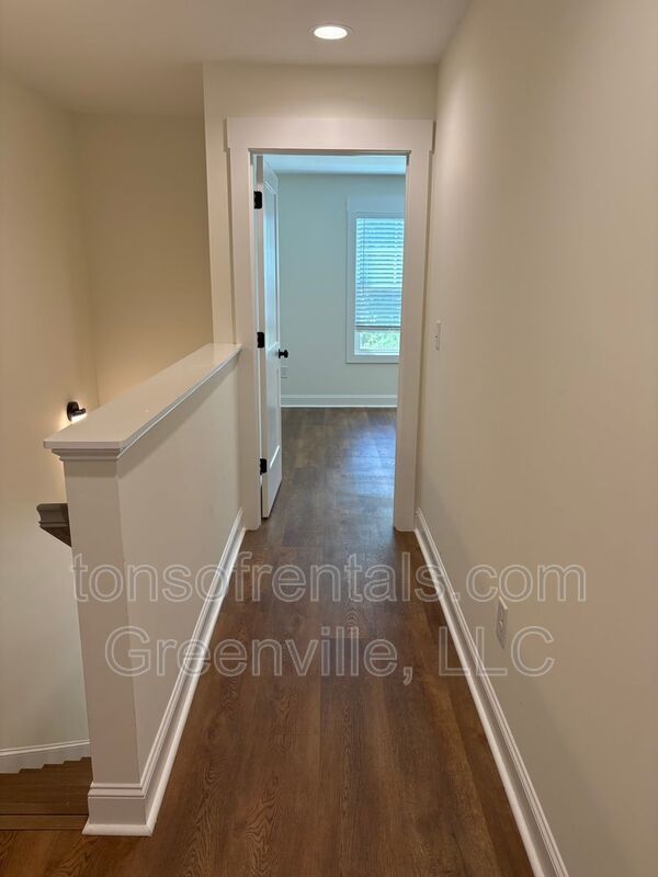 Beautiful home one side of a duplex in excellent location of Greenville SC! property image