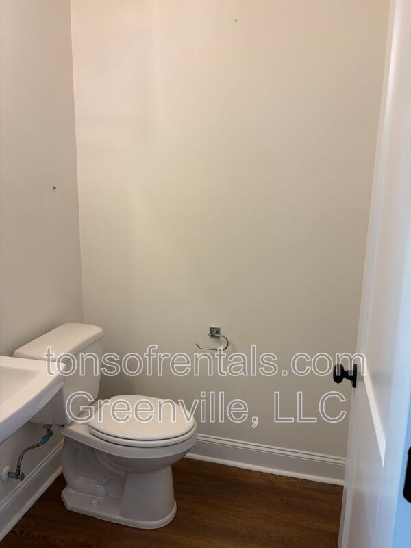 Beautiful home one side of a duplex in excellent location of Greenville SC! property image