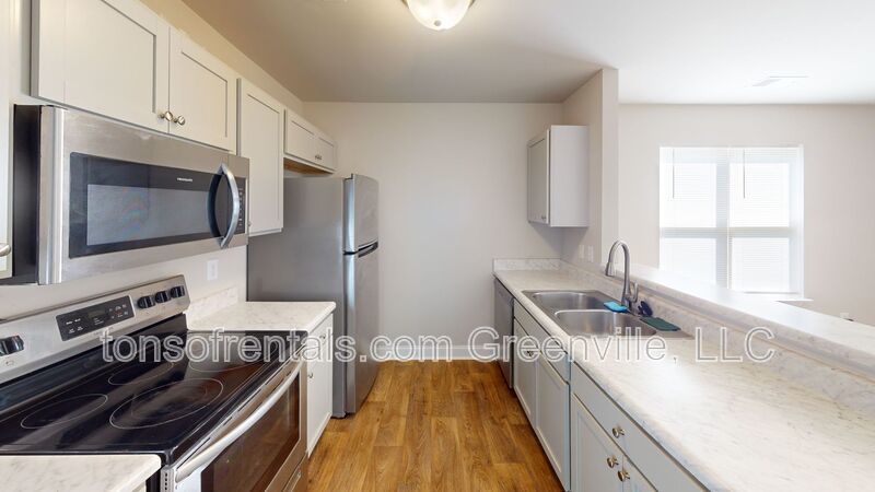 Nice 2 bedroom, 1.5 bath duplex in Anderson property image