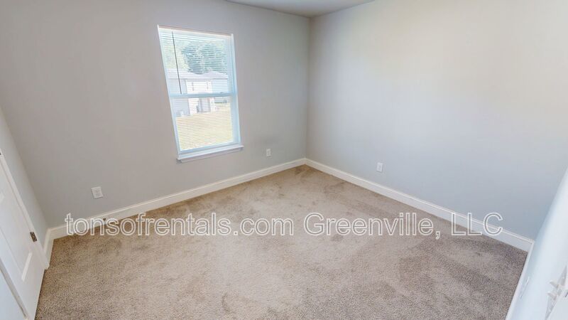 Nice 2 bedroom, 1.5 bath duplex in Anderson property image