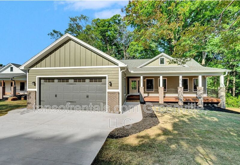 5 bedroom 3 bath home in Pendleton! property image