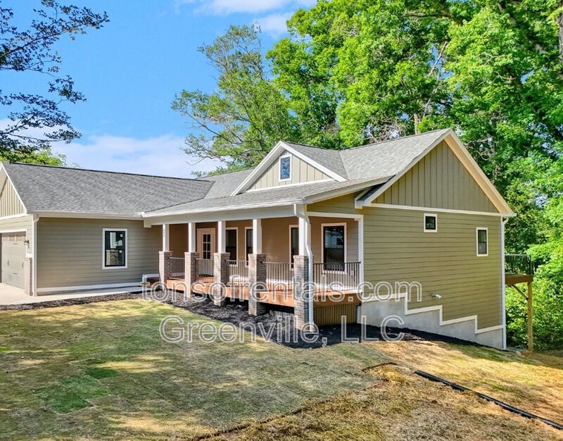 5 bedroom 3 bath home in Pendleton! property image