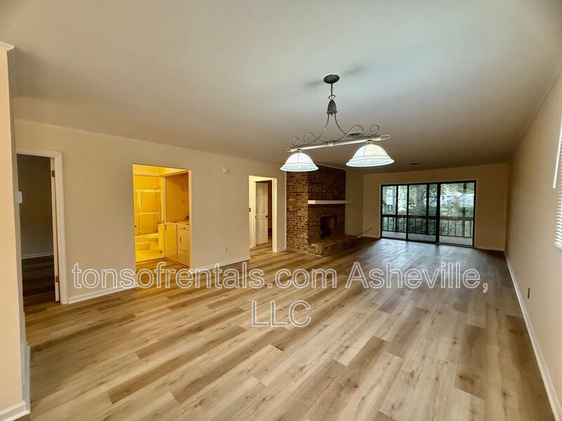 Welcome to this spacious 2 bedroom, 2 bathroom condo located in the beautiful city of Hendersonville, NC. property image