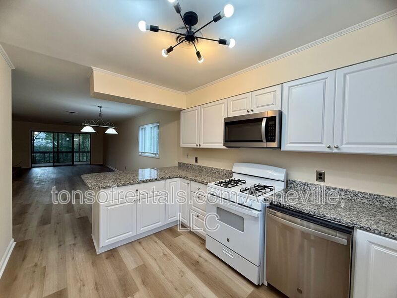 Welcome to this spacious 2 bedroom, 2 bathroom condo located in the beautiful city of Hendersonville, NC. property image