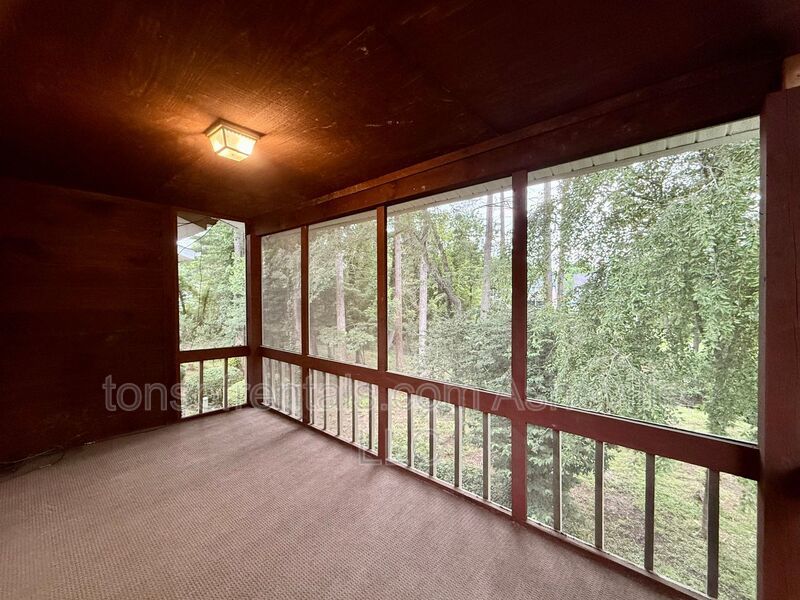 Welcome to this spacious 2 bedroom, 2 bathroom condo located in the beautiful city of Hendersonville, NC. property image