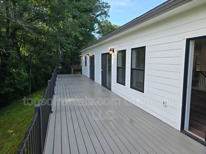 5 bedroom 3 bath home in Pendleton! property image