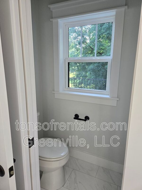 5 bedroom 3 bath home in Pendleton! property image