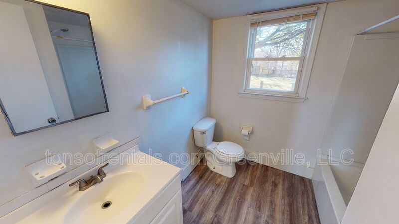 Nice 3 bedroom 1.5 bath home in excellent location of Simpsonville SC! property image