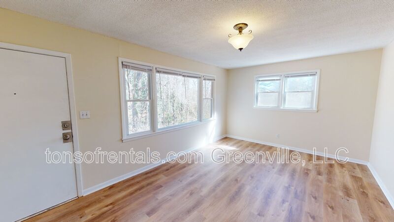 Cute 2 bed 1 bath home in Spartanburg property image