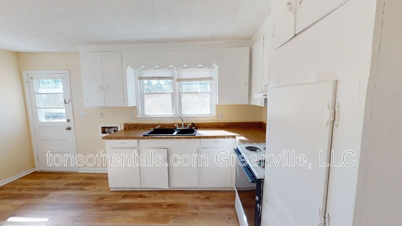 Cute 2 bed 1 bath home in Spartanburg property image