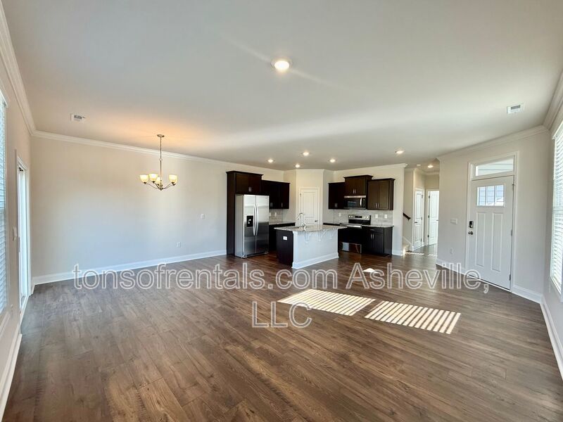 **BRAND NEW HOME - MOVE IN SPECIAL OF 1/2 OFF A MONTHS RENT*** property image