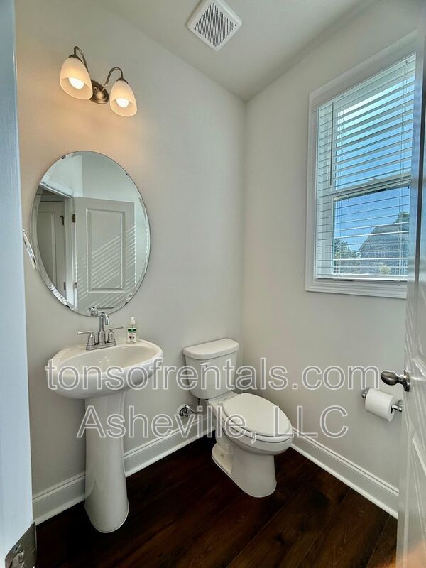 **BRAND NEW HOME - MOVE IN SPECIAL OF 1/2 OFF A MONTHS RENT*** property image