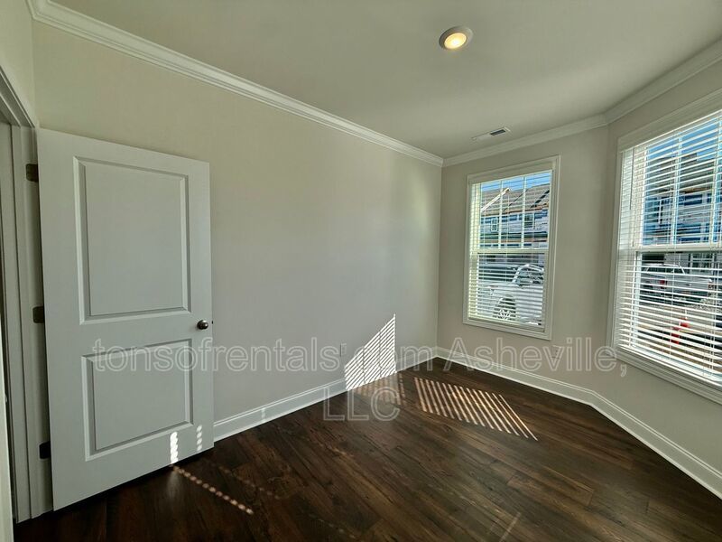 **BRAND NEW HOME - MOVE IN SPECIAL OF 1/2 OFF A MONTHS RENT*** property image