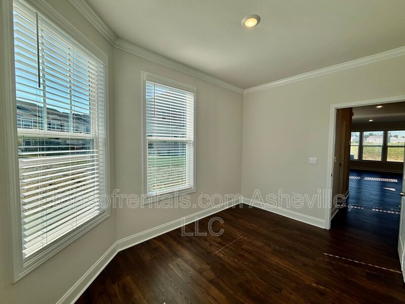 **BRAND NEW HOME - MOVE IN SPECIAL OF 1/2 OFF A MONTHS RENT*** property image