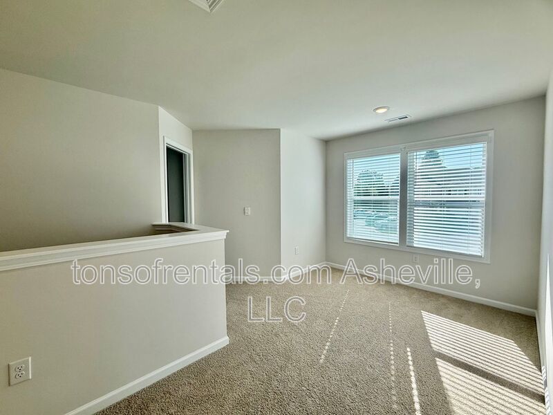 **BRAND NEW HOME - MOVE IN SPECIAL OF 1/2 OFF A MONTHS RENT*** property image