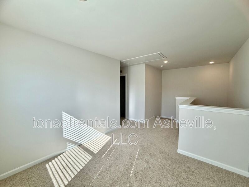 **BRAND NEW HOME - MOVE IN SPECIAL OF 1/2 OFF A MONTHS RENT*** property image