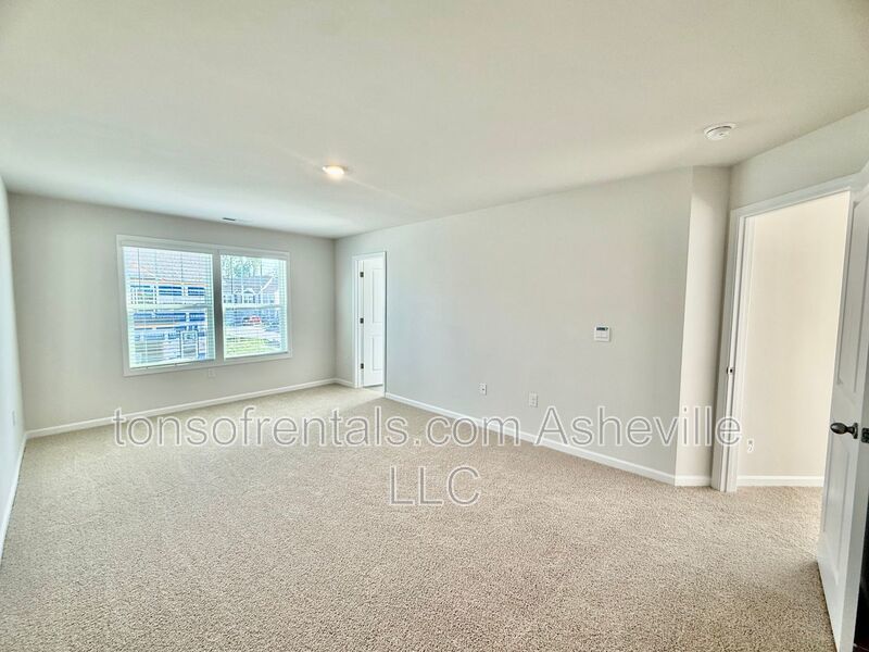 **BRAND NEW HOME - MOVE IN SPECIAL OF 1/2 OFF A MONTHS RENT*** property image