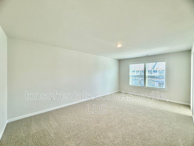 **BRAND NEW HOME - MOVE IN SPECIAL OF 1/2 OFF A MONTHS RENT*** property image