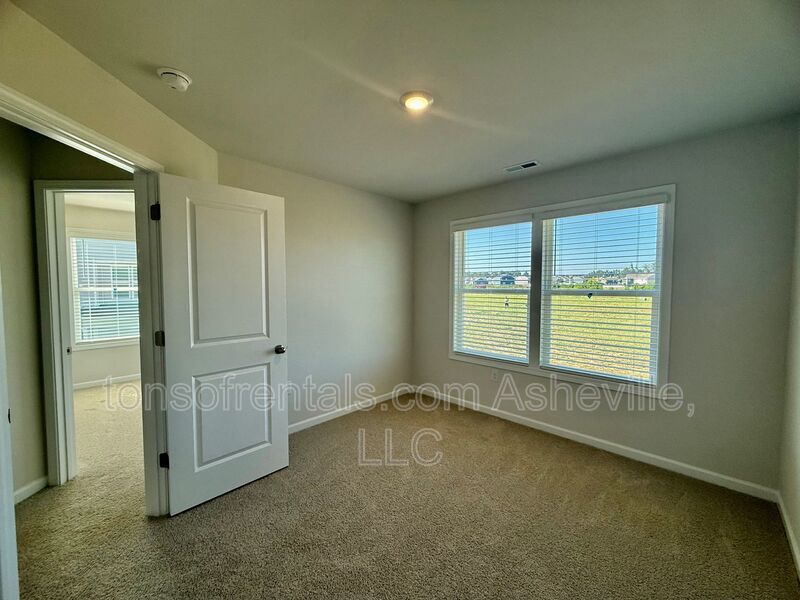 **BRAND NEW HOME - MOVE IN SPECIAL OF 1/2 OFF A MONTHS RENT*** property image