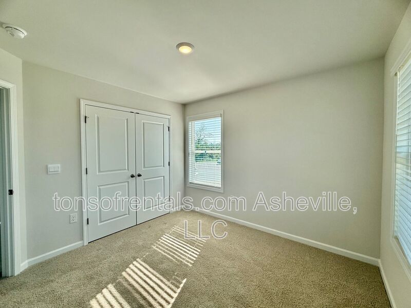 **BRAND NEW HOME - MOVE IN SPECIAL OF 1/2 OFF A MONTHS RENT*** property image