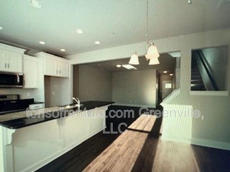 Beautiful well taken care of home in great location of Duncan! property image