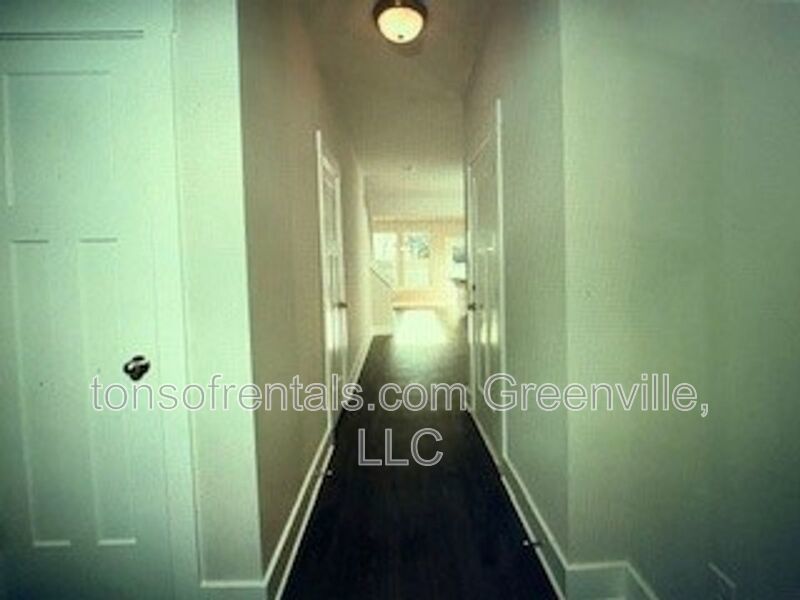 Beautiful well taken care of home in great location of Duncan! property image