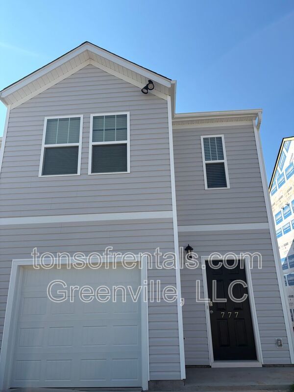 3 bed 2.5 bath townhome in Greer! property image
