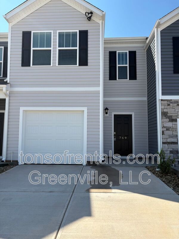 3 bed 2.5 bath townhome in Greer! property image