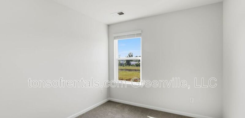 3 bed 2.5 bath townhome in Greer! property image