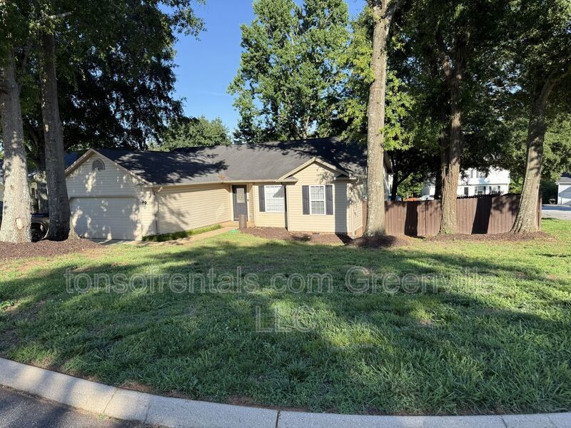 Renovated 3 bedroom, 2 bath home in Greenville property image
