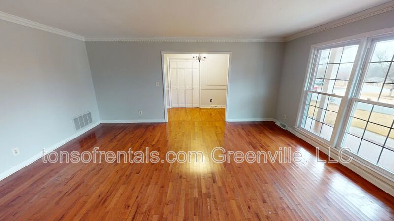 Elegant home with two Master Suites, two family rooms and in an excellent location of Greenville! property image