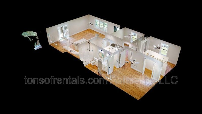 Newly remodeled spacious 2 Bedroom, 2 Bath Duplex Upstairs Unit Available property image