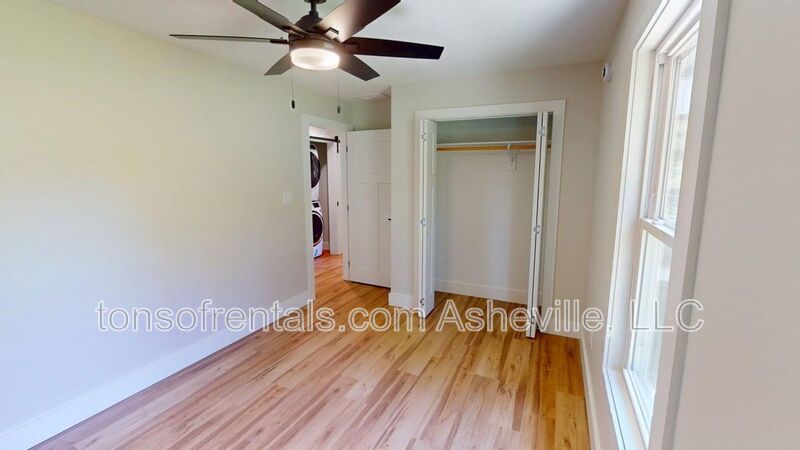 Newly remodeled spacious 2 Bedroom, 2 Bath Duplex Upstairs Unit Available property image
