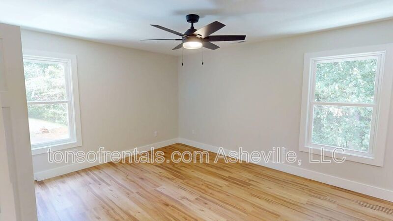 Newly remodeled spacious 2 Bedroom, 2 Bath Duplex Upstairs Unit Available property image