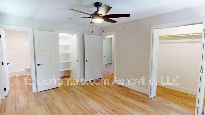 Newly remodeled spacious 2 Bedroom, 2 Bath Duplex Upstairs Unit Available property image