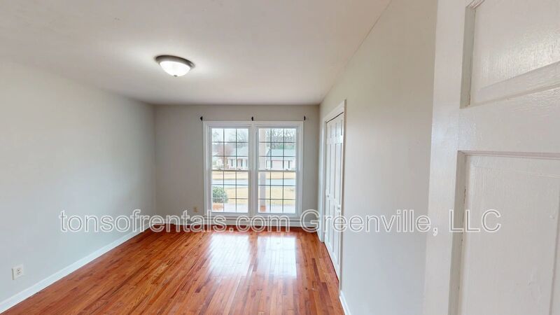 Elegant home with two Master Suites, two family rooms and in an excellent location of Greenville! property image