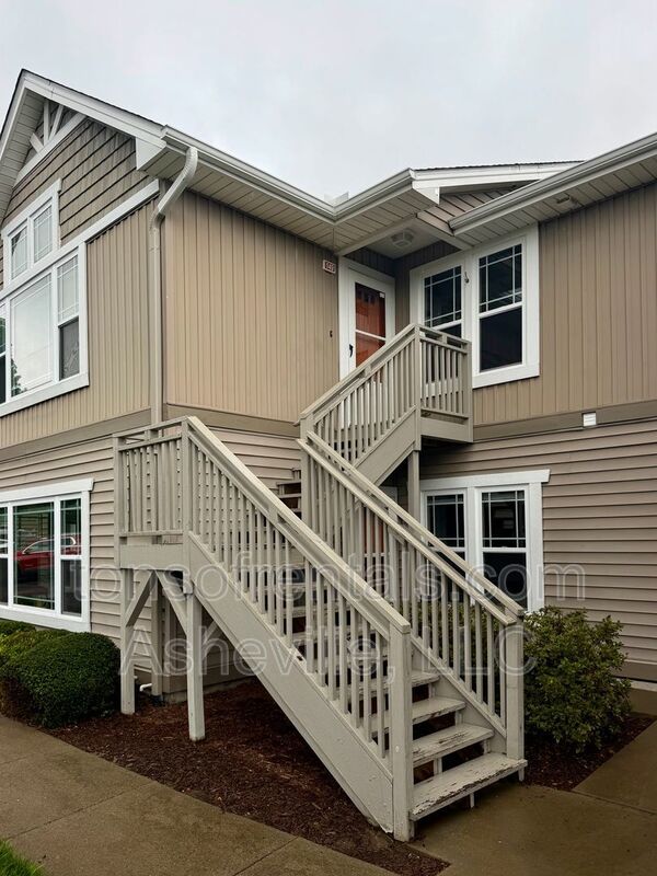 Hendersonville 2 bedroom property image