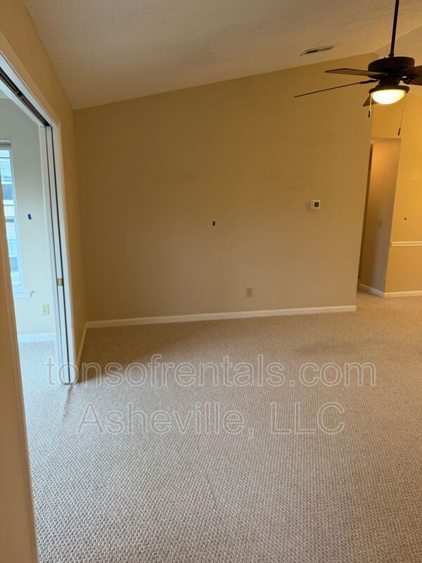 Hendersonville 2 bedroom property image
