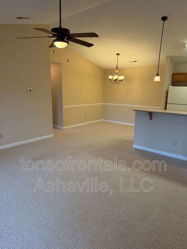 Hendersonville 2 bedroom property image