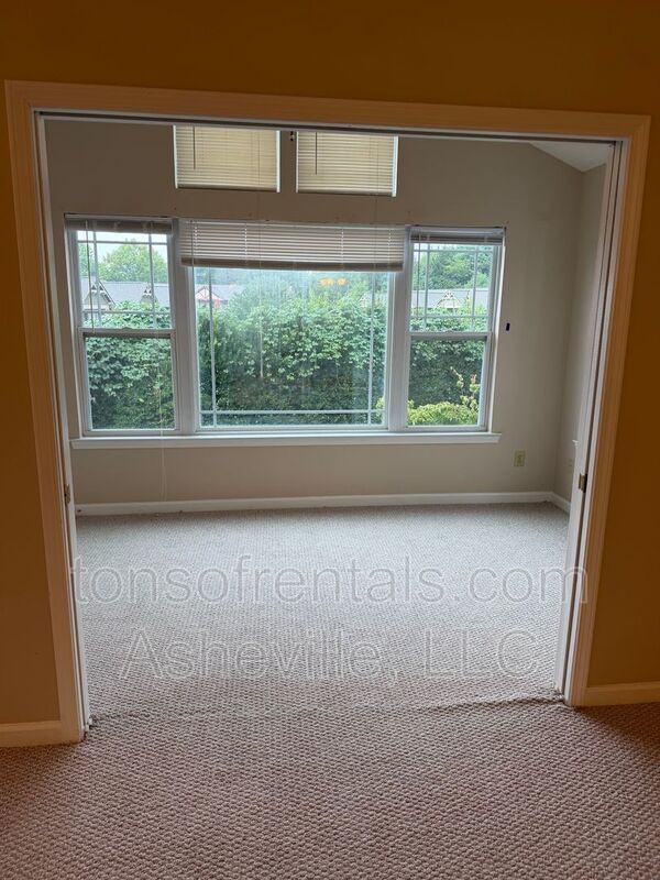 Hendersonville 2 bedroom property image