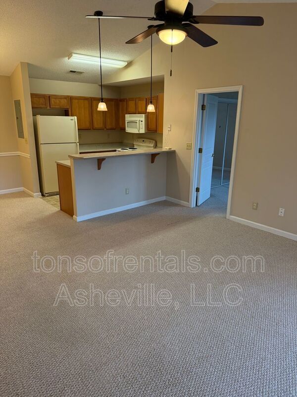 Hendersonville 2 bedroom property image