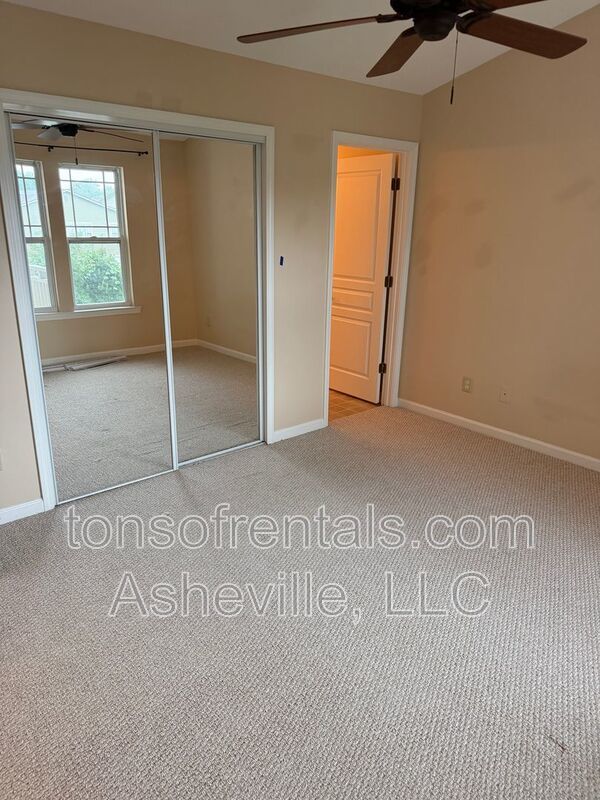 Hendersonville 2 bedroom property image