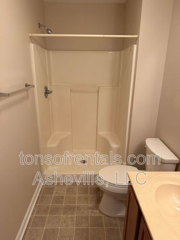 Hendersonville 2 bedroom property image