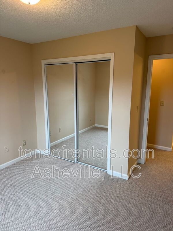 Hendersonville 2 bedroom property image
