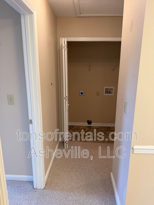 Hendersonville 2 bedroom property image