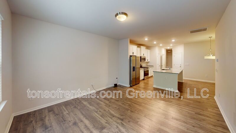 Nice 3 bedroom, 2.5 bath townhome in Greenville property image