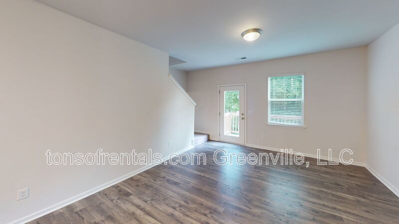 Nice 3 bedroom, 2.5 bath townhome in Greenville property image