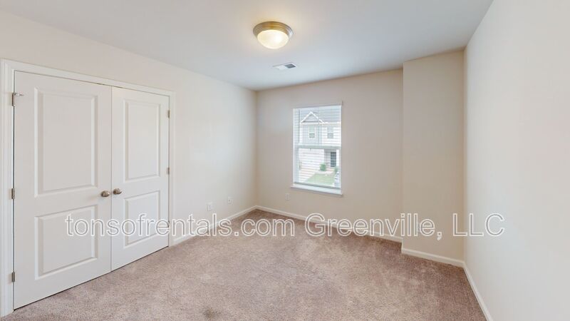 Nice 3 bedroom, 2.5 bath townhome in Greenville property image