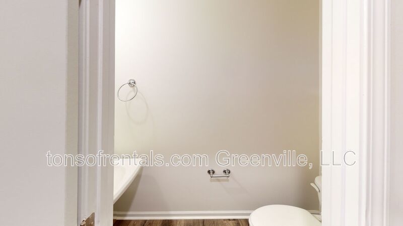 Nice 3 bedroom, 2.5 bath townhome in Greenville property image